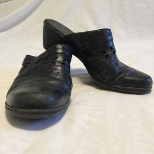 CLARKS Bendable Black Leather Mules